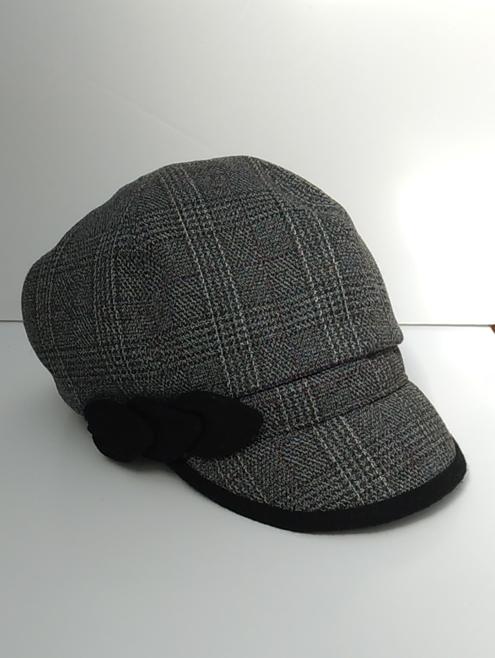 Gray Plaid Newsboy Cap with Black Trim - Women